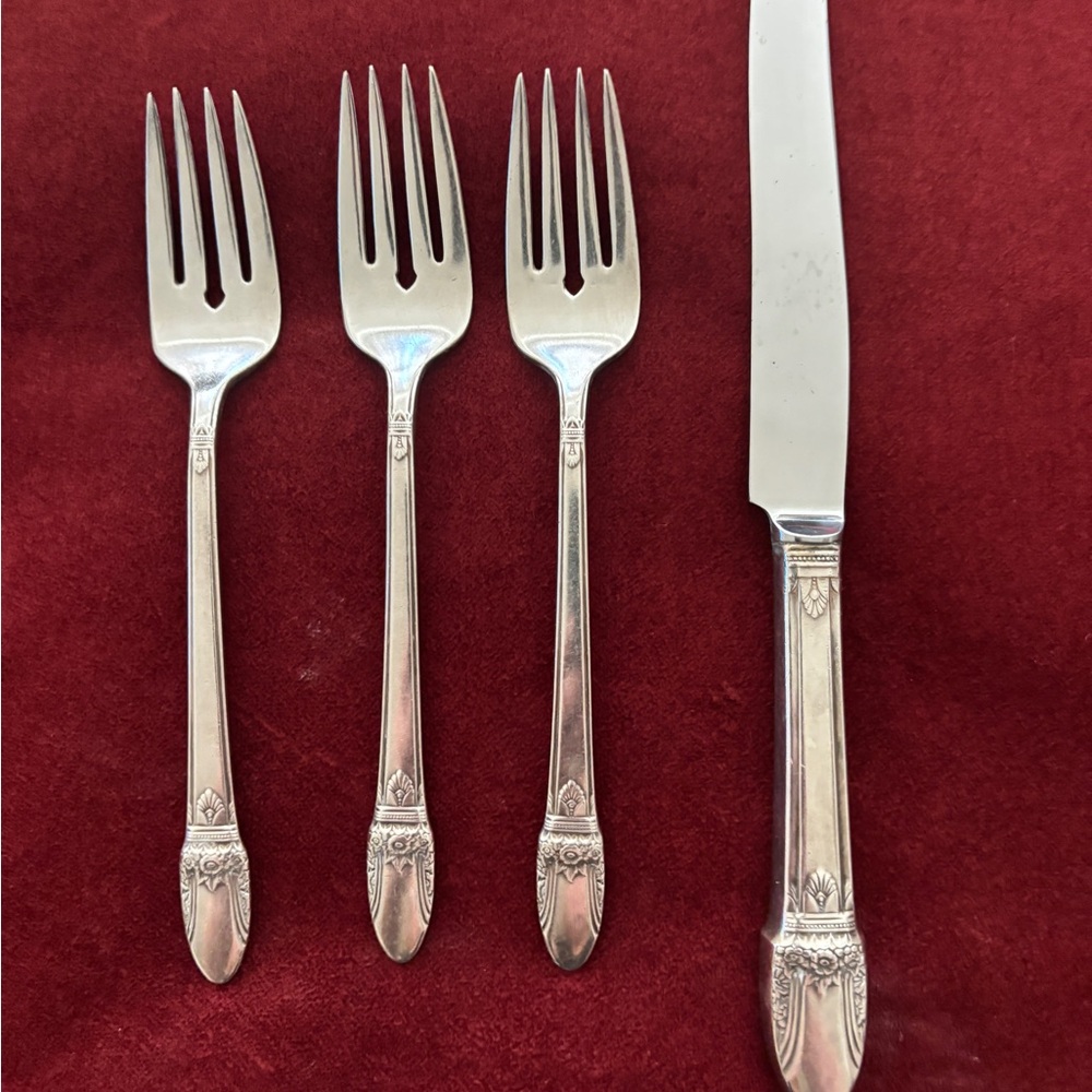 1847 Rogers Bros IS Silver Dessert Set 3 forks and 1 knife